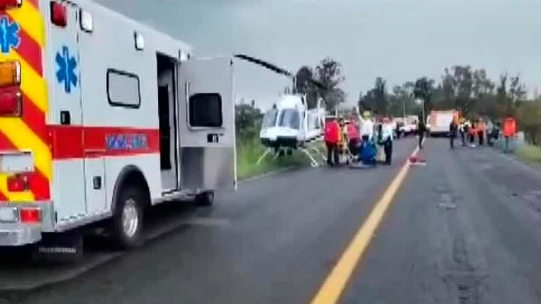 Accidente de autobús deja muertos y 20 herido en Michoacán- Grupo Milenio