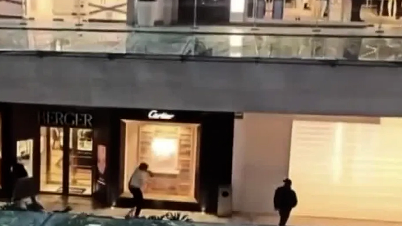 FGJCDMX cuenta con órdenes de aprehensión por robo en Plaza Antara