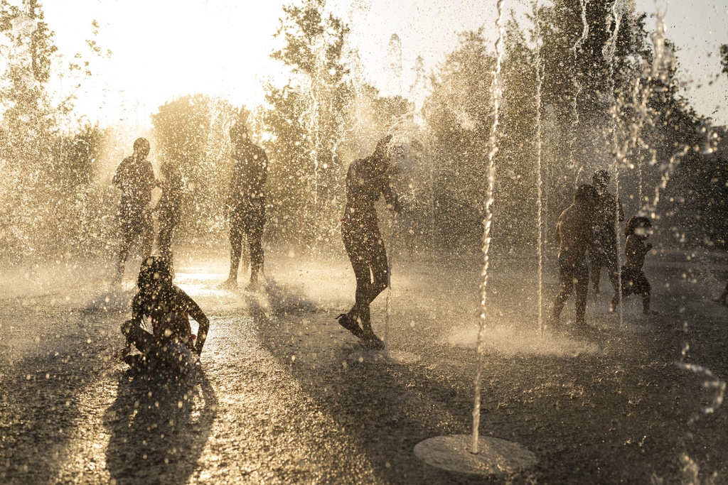 La ola de calor mundial azota diferentes regiones | AP