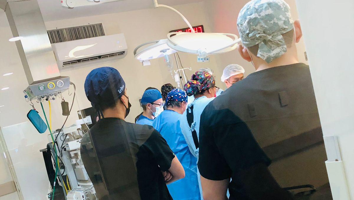 Operación en el Hospital Carlos Canseco de Tampico.