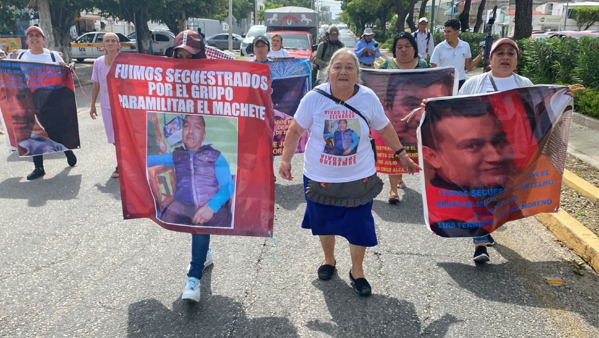 Los familiares realizaron una marcha para exigir la aparición de las 21 personas. | Jhonatan González