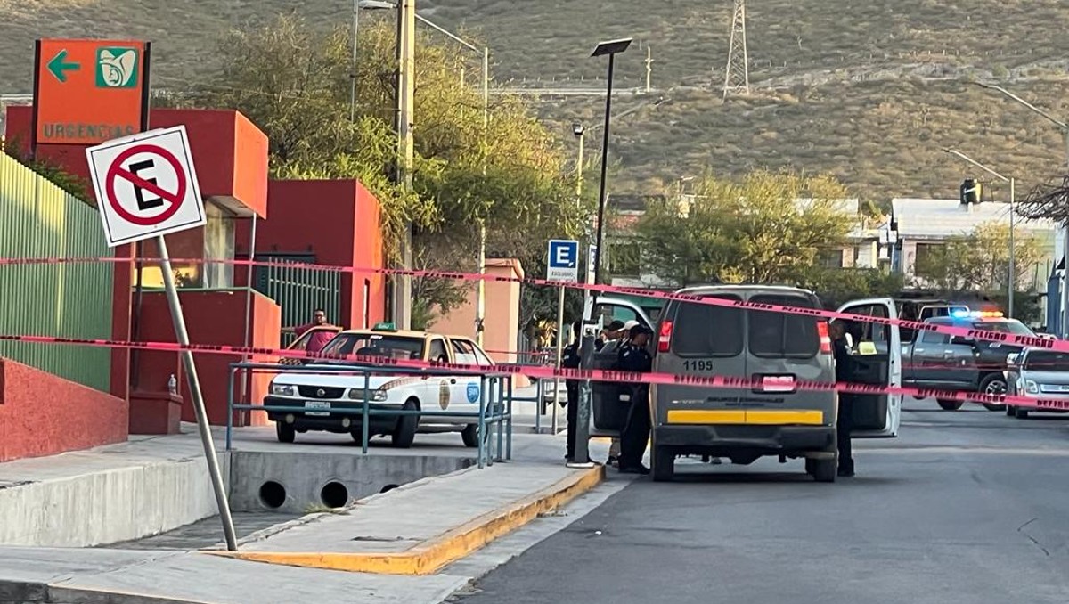 Hombre muere en taxi tras ataque a balazos en Santa Catarina / Mayte Villasana