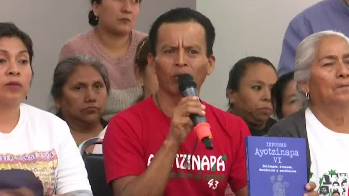 "Se ve que sigue manipulación de documentos en el Gobierno": Madres y padres de los 43 de Ayotzinapa