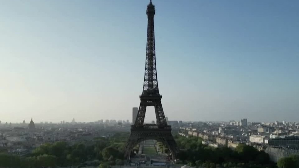 Mexicana es agredida sexualmente en parque de París por cinco hombres; hay dos detenidos