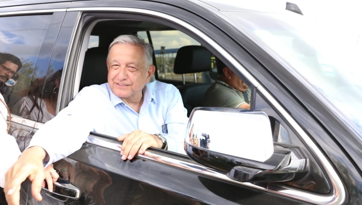Andrés Manuel arribó a planta de Agua y Drenaje. Pedro Delgado