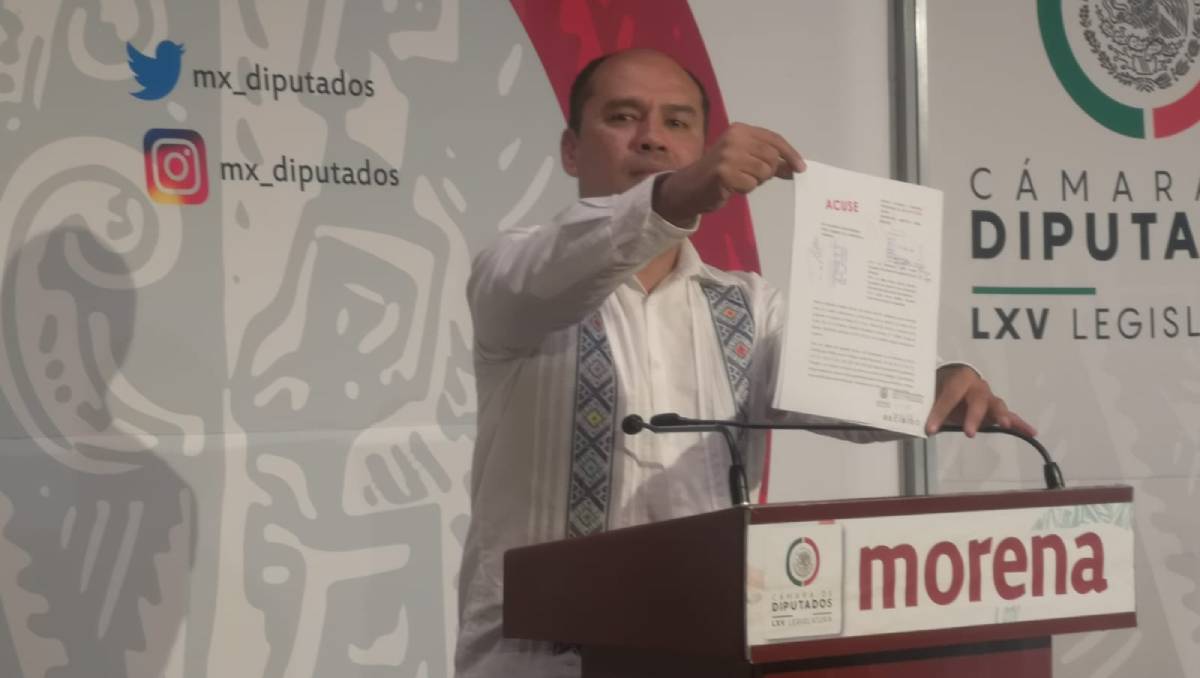 Alejandro Robles denunció a Santiago Creel por la presunta red de voladores que tiene. (Fernando Damián).