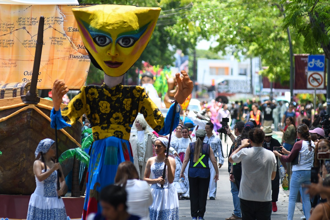 Durante las celebraciones, las calles de la capital del estado y del puerto de Manzanillo, se llenaron de colores, música y cultura. (Cortesía)