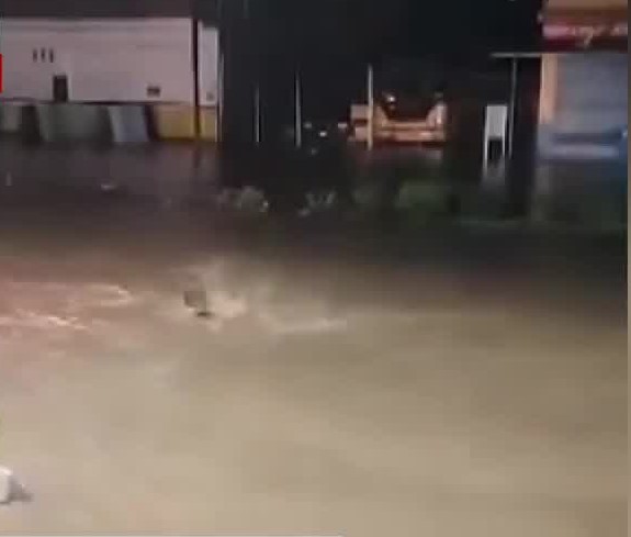 Fuertes lluvias dejan daños en varios municipios de Michoacán