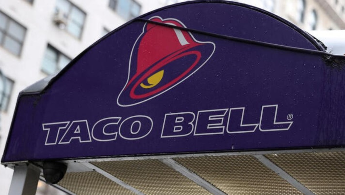Logo de Taco Bell en una tienda en Manhattan Feb 7, 2022. Foto: (Reuters)