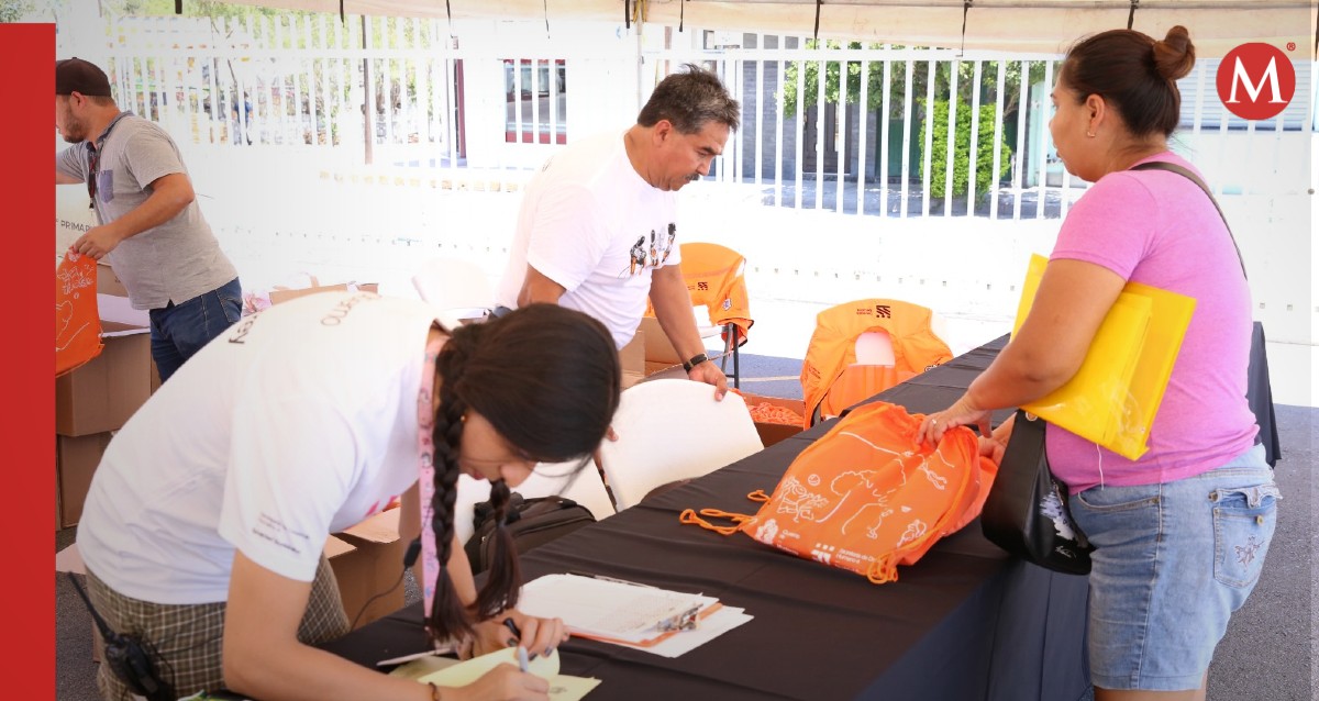 Durante este lunes se entregaron varios kits en la sede del Palacio. Foto: Raúl Palacios