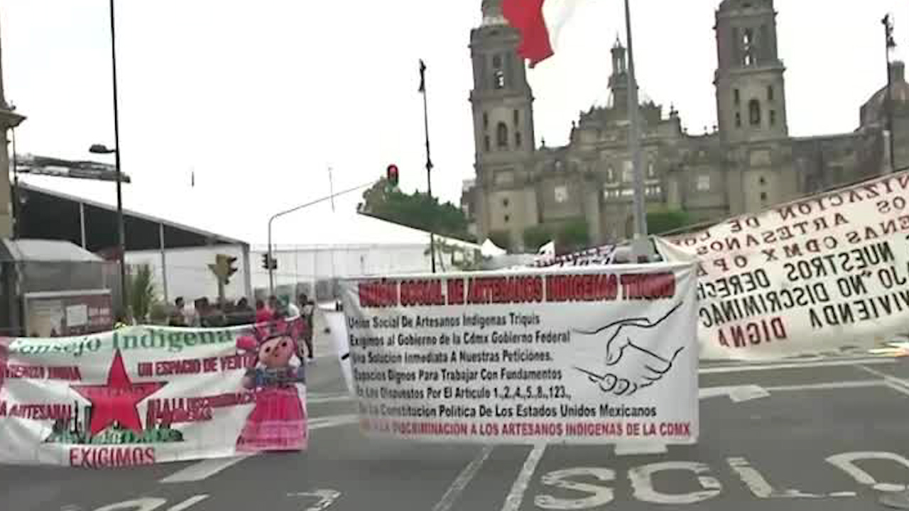 Triquis bloquean avenida 20 de Noviembre en la CdMx; piden espacios para vender artesanías
