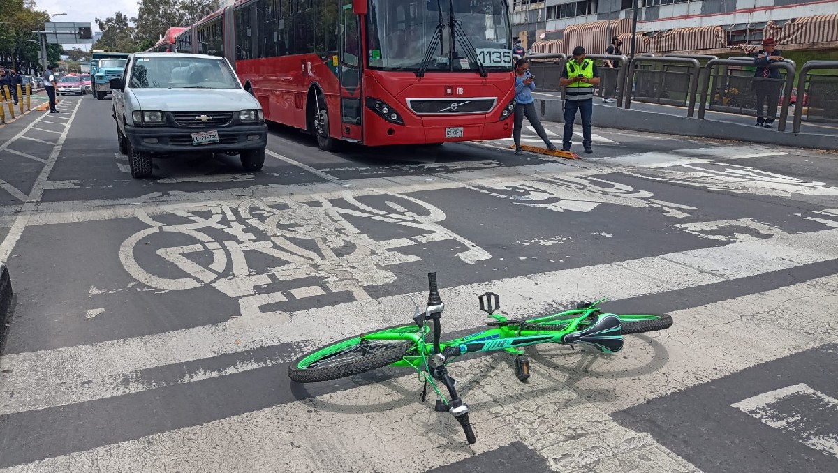 Circulación para vehículos particulares y el servicio de Metrobús se ve afectado por protesta en avenida Insurgentes Norte (César Velázquez)