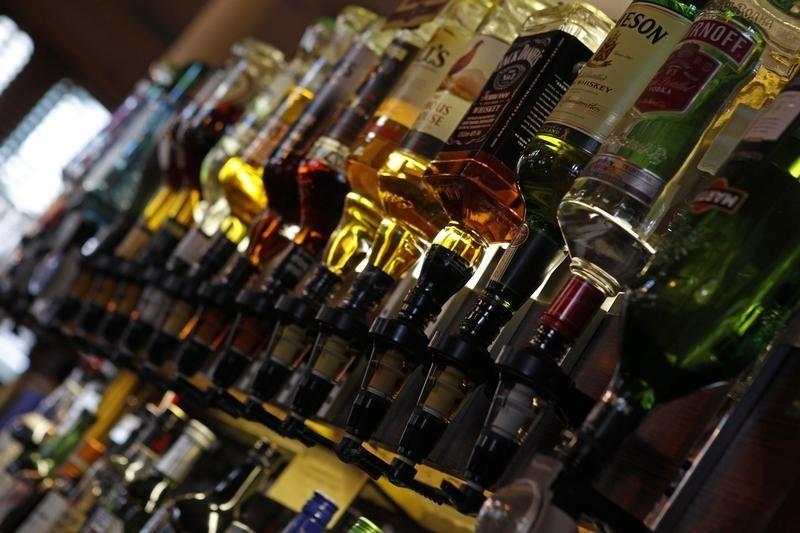 Reino Unido sube el impuesto sobre el alcohol (Reuters)