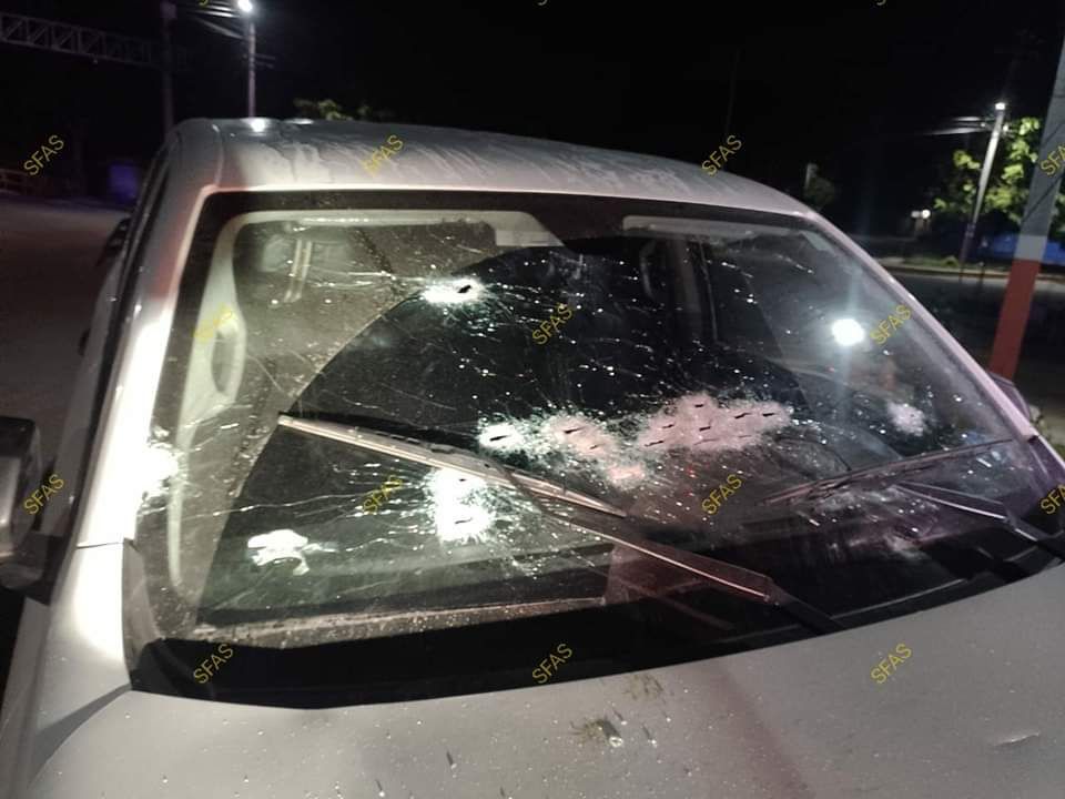 Una camioneta blanca fue asegurada tras el enfrentamiento. | Especial