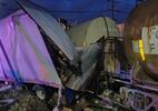 Tráiler es embestido por tren en Hidalgo y conductor logra sobrevivir