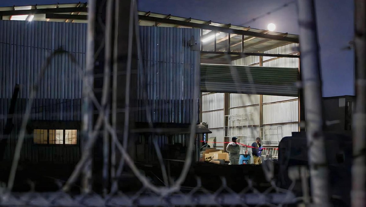Autoridades llegan a la escena donde asesinaron a dos hombres de Tijuana (Said Betanzos)