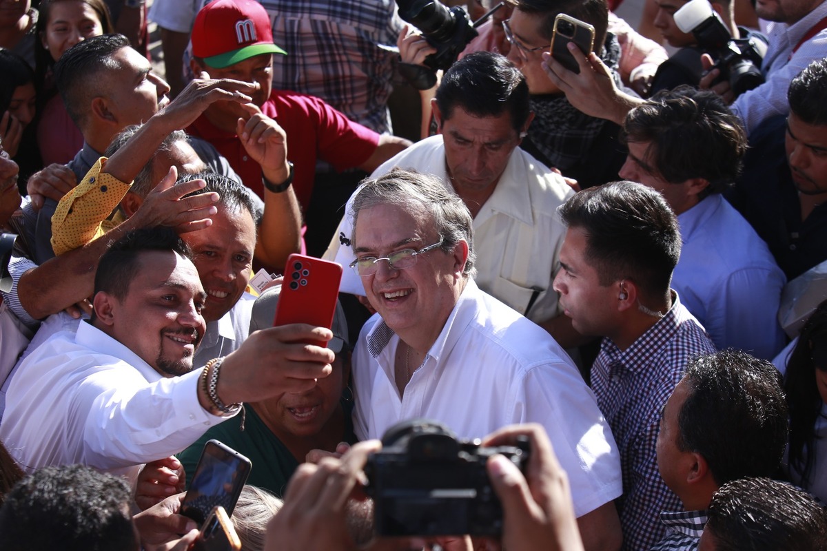 Marcelo Ebrard desde Tlalnepantla. (Jorge Carballo)