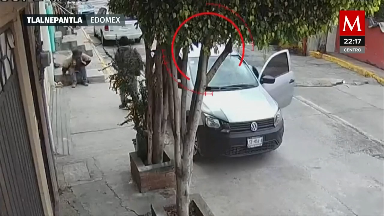 Robo a punta de pistola en Tlalnepantla: Dos hombres despojan a conductor de su vehículo