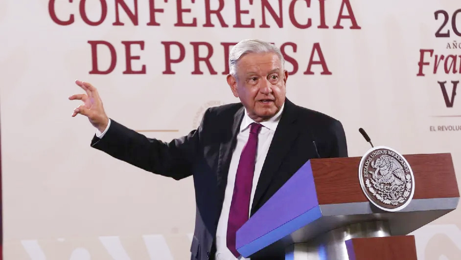 "Sostengo que la democracia era sólo una fachada": AMLO ante el conservadurismo