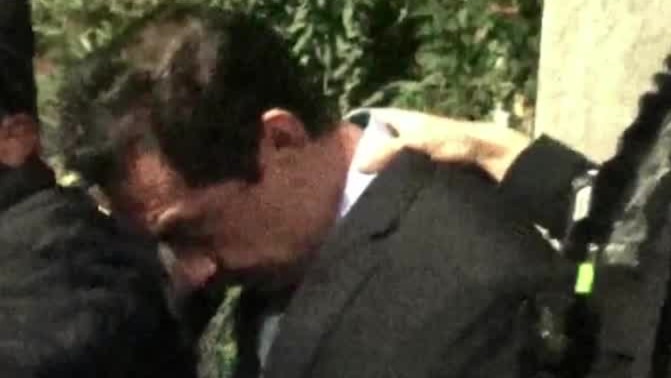 Amparan a José Luis Abarca; ordenan revisar si debe prevalecer la prisión preventiva en su contra