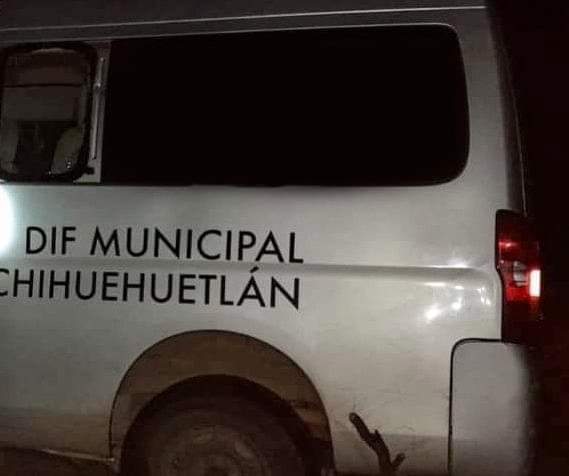 Camioneta donde viajaban del DIF municipal de Xochihuehuetlán. | Guerrero