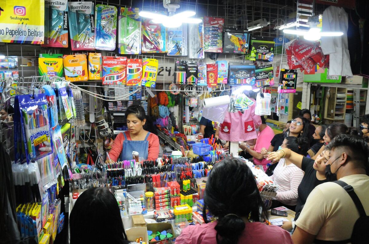 El operativo de la SSC busca el bienestar de compradores y comerciantes (Foto: Milenio).