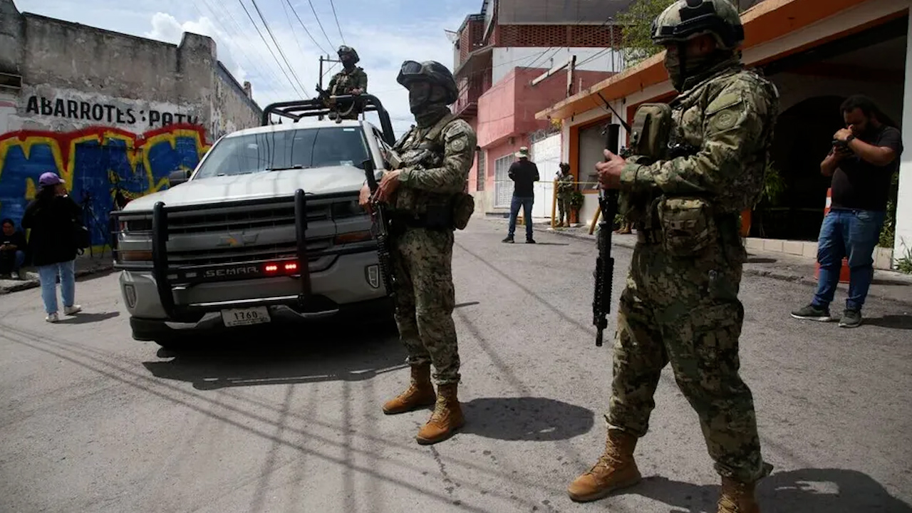 Realizan operativo en casa de fiscal de Morelos; acusa a Sheinbaum por persecución política
