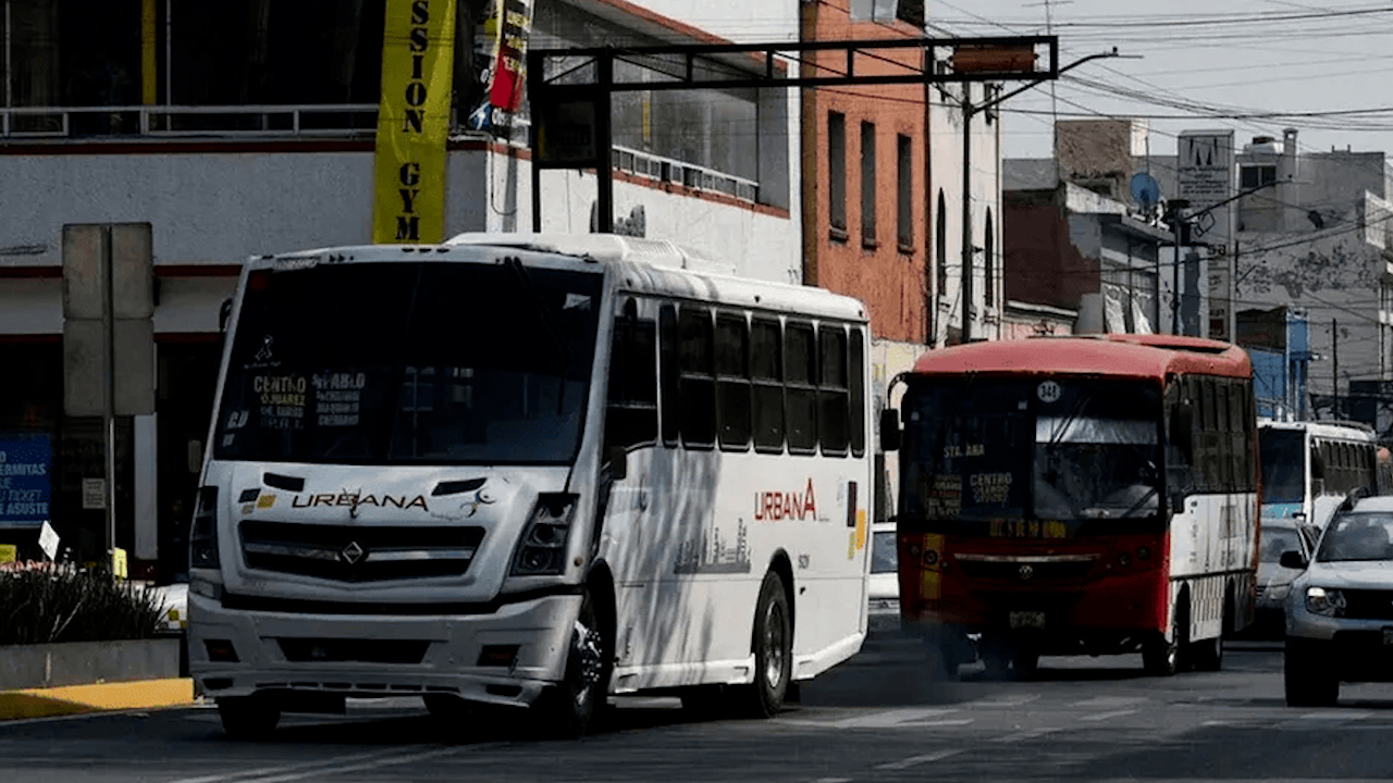 Transportistas de Edomex se reúnen con Fiscalía tras anuncio de grupo de autodefensa