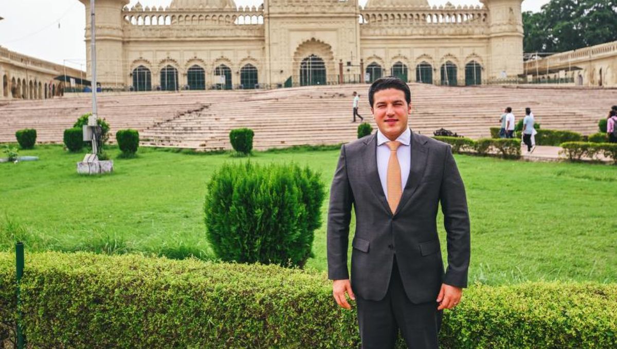 Samuel García en su visita a la India| Especial