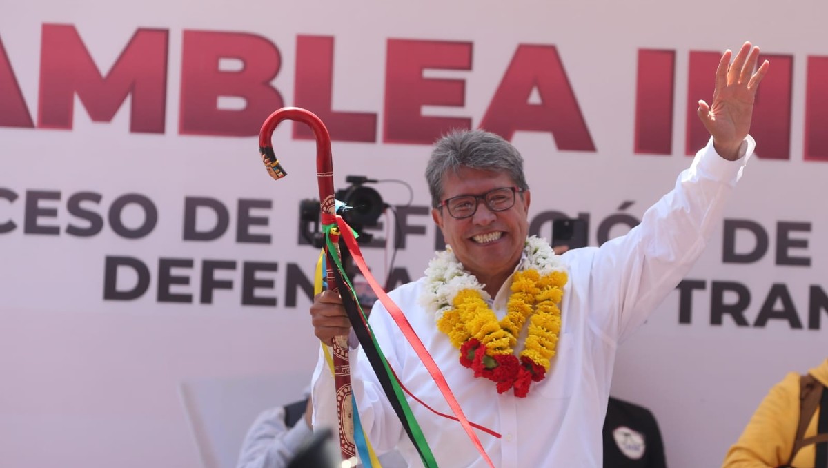 Ricardo Monreal en asamblea informativa en la explanada de la alcaldía Tláhuac | Javier Ríos