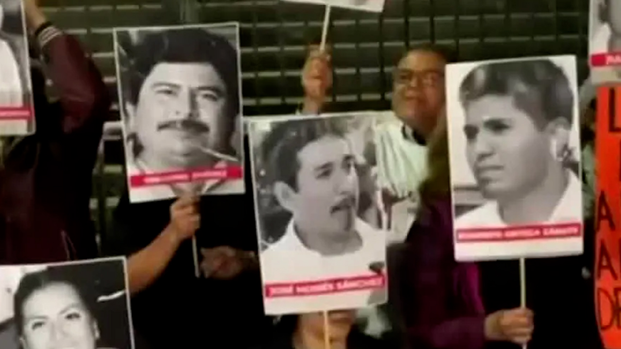 Retira mural en memoria de periodistas desaparecidos el ayuntamiento de Morelia