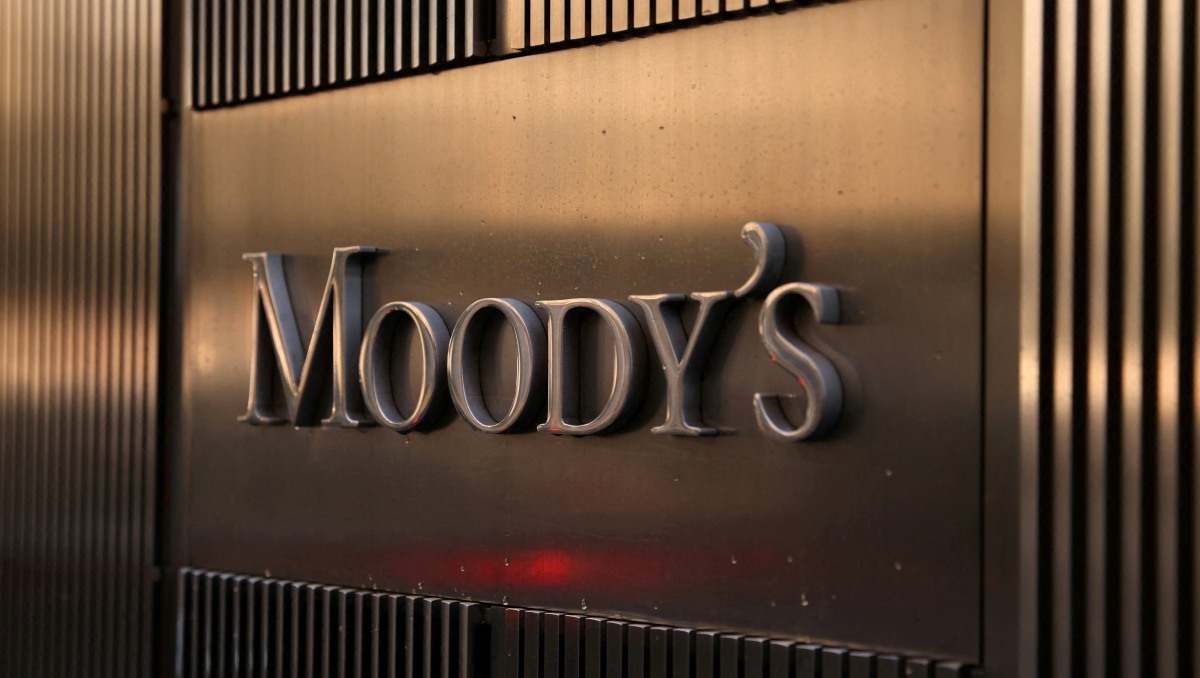 Logo de Moody's frente a sus oficinas centrales en Manhattan, Nueva York, EU. Noviembre de 2021. Foto: (Reuters)