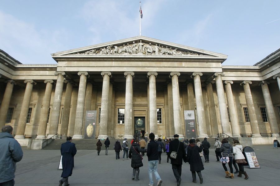 El museo intensificó su protocolo de seguridad con el registro exhaustivo de sus visitantes (Foto: EFE).