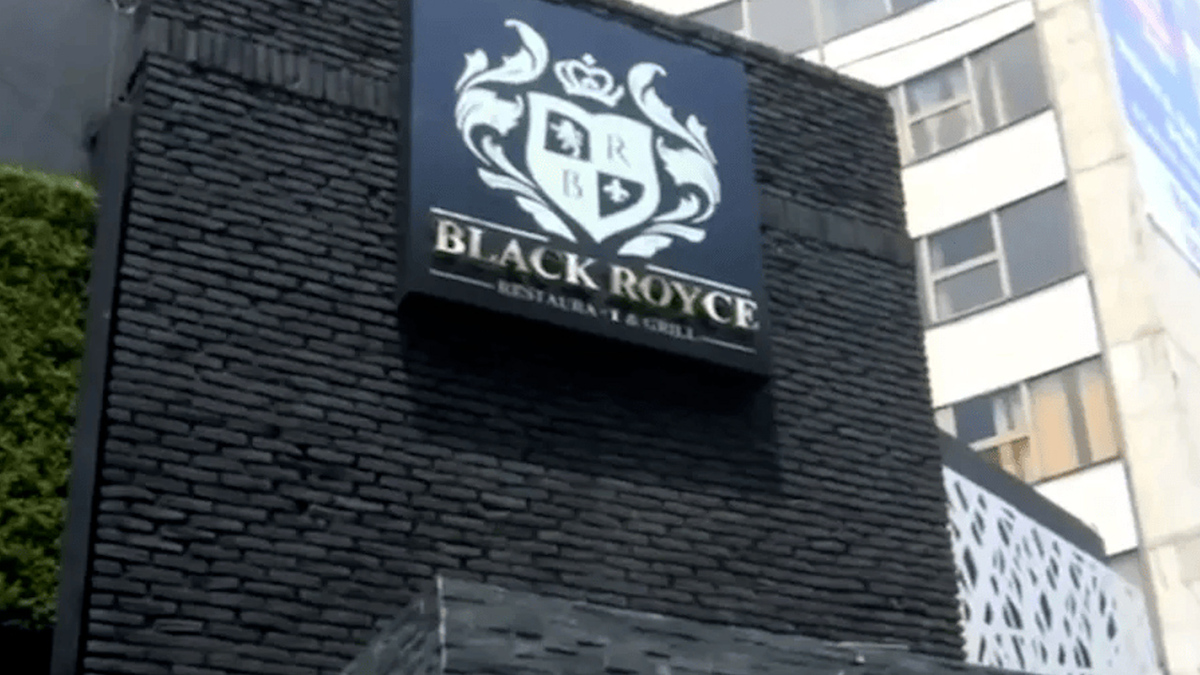Trasladan a empleados del bar Black Royce a Toluca para que rindan declaración