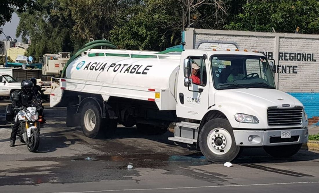 Sacmex y operadores de pipas de agua acuerdan pagos en la Ciudad de México.