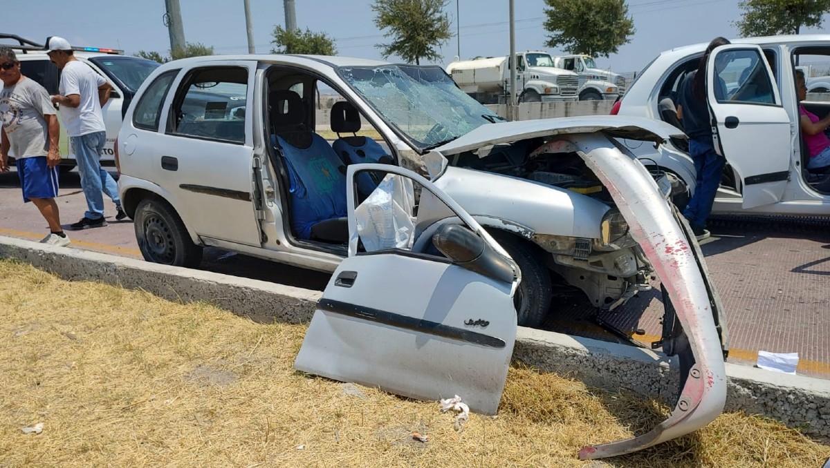 En el vehículo chevy viajaba una pareja y sus dos hijas| Agustín Martínez