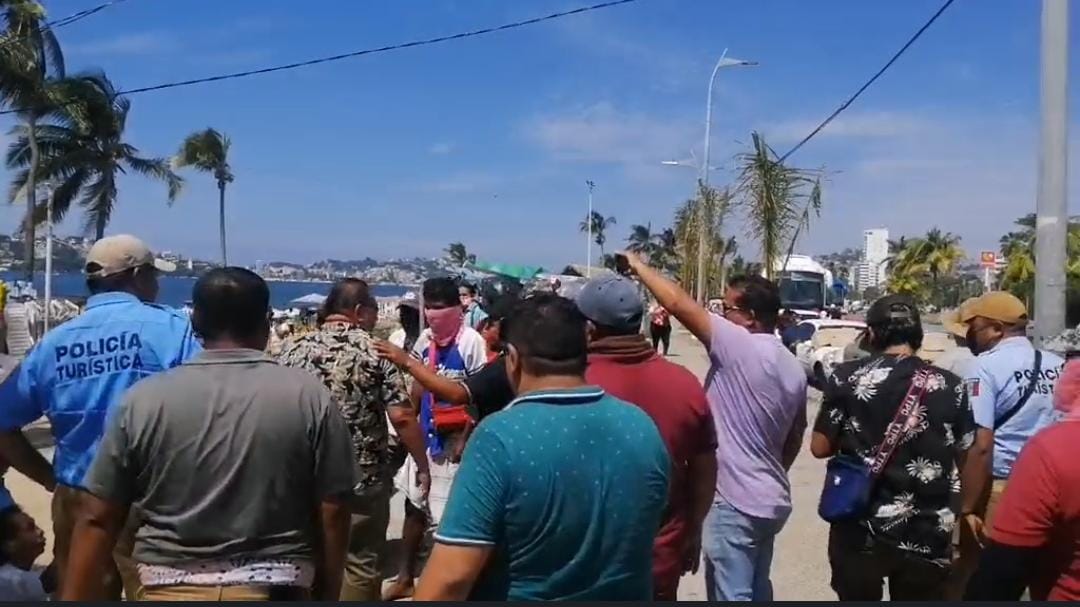 Vendedores ambulantes golpean a director de Vía Pública | Acapulco, Guerrero | Javier Trujillo