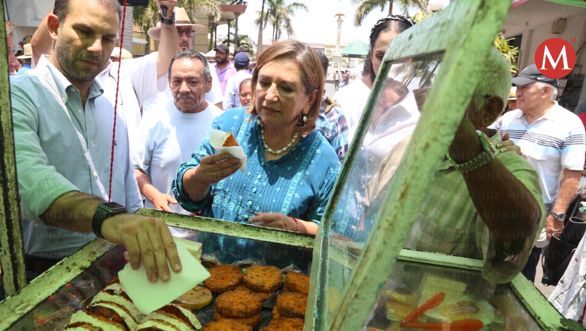 Xóchitl Gálvez probó las duquesas en Tampico. (Yazmín Sánchez)