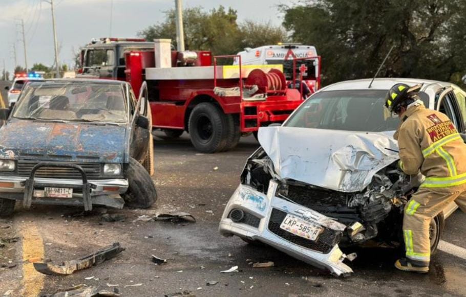 Accidente en la carretera Actopan-Ixmiquilpan con dirección a San Salvador. (Cortesía)