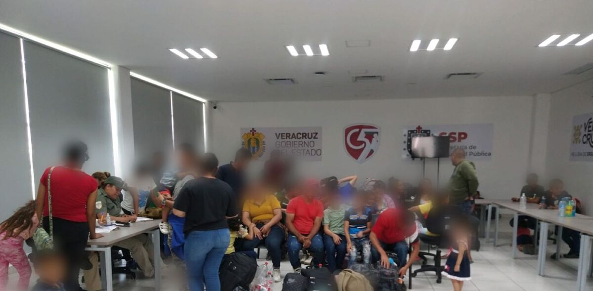 Los conductores y las camionetas quedaron a disposición de la FGR.