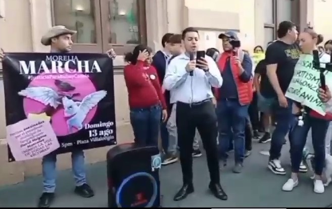 Los manifestantes exigen la destitución del alcalde. | Especial