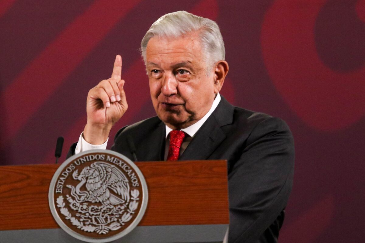 AMLO pide revisión del facultades del INE y el Tribunal Electoral. (Foto: Cuartoscuro).