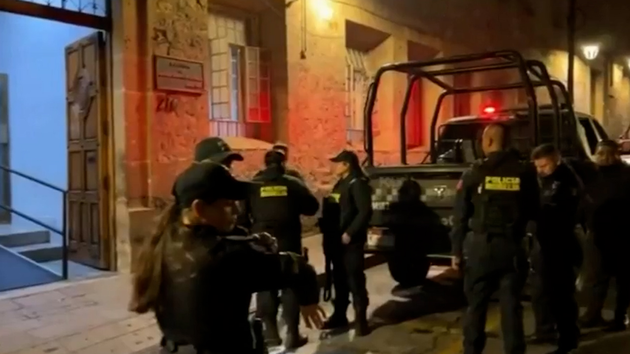 Comando armado irrumpe en hospital privado en Michoacán, roba dinero a personal y familiares
