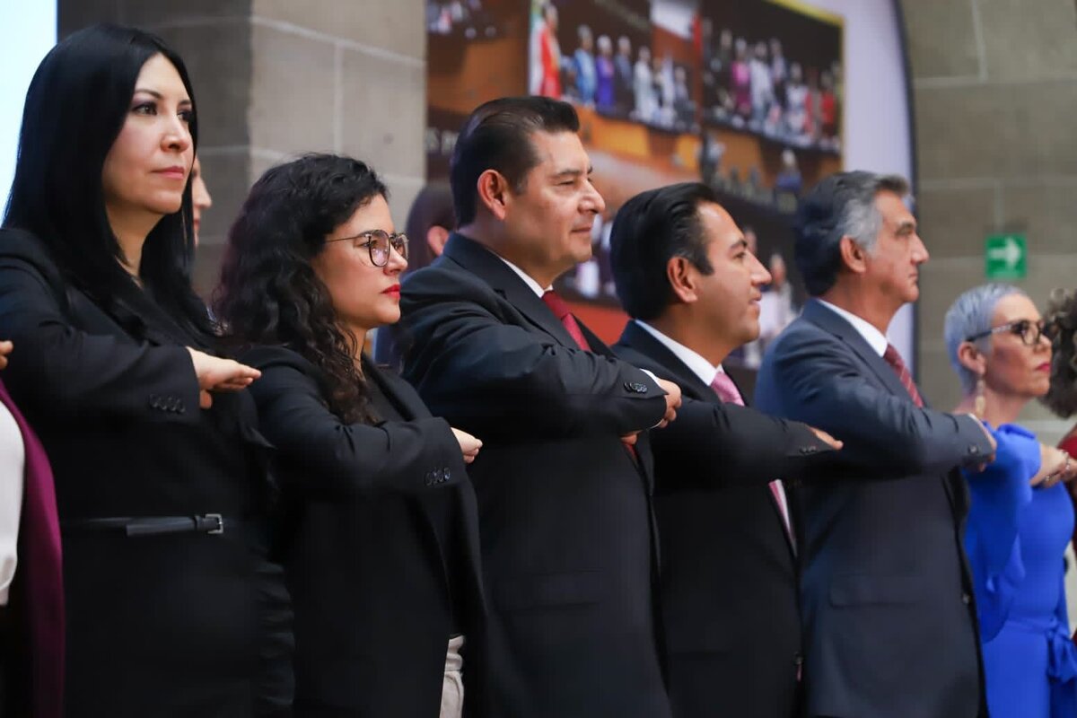 Presentación del informe de actividades del presidente del Senado de la República en la antigua sede senatorial de Xicoténcatl. | Especial