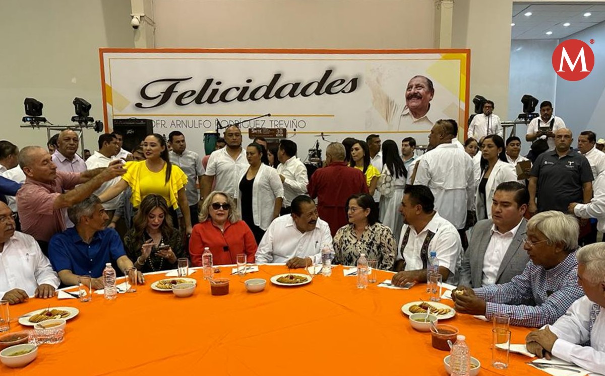 Festejo de cumpleaños de Arnulfo Rodríguez, secretario general del SNTE en Tamaulipas.