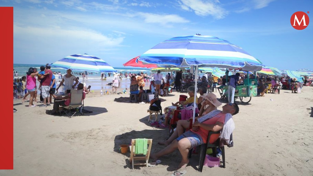 Playa Miramar repleta de visitantes. (Yazmín Sánchez)