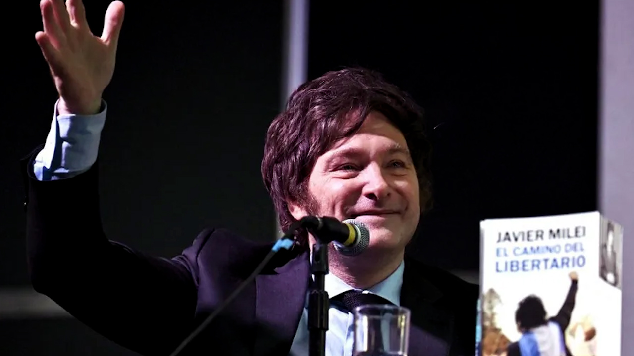 Triunfo de Javier Milei y su impacto económico tras elecciones primarias en Argentina
