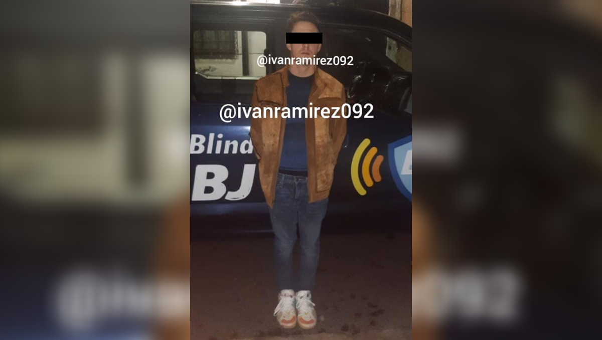 El hombre de 19 años también hirió a otra persona dentro del departamento.