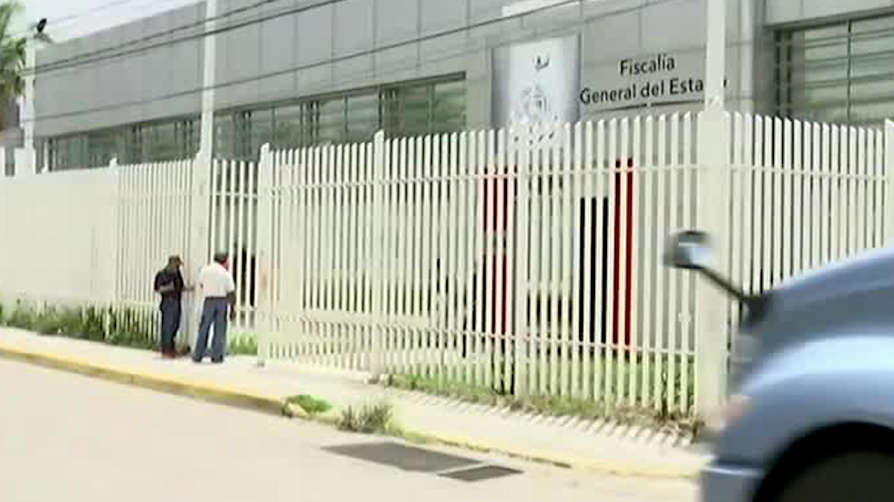 Familiares de jóvenes desaparecidos en Lagos de Moreno se reúnen con el Gobernador de Jalisco