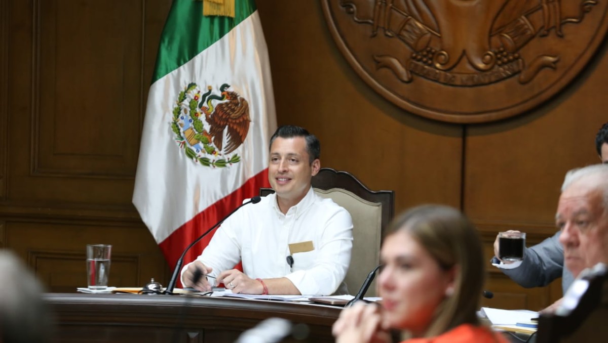 El alcalde de Monterrey, Luis Donaldo Colosio Riojas en sesion. | Foto:Raúl Palacios